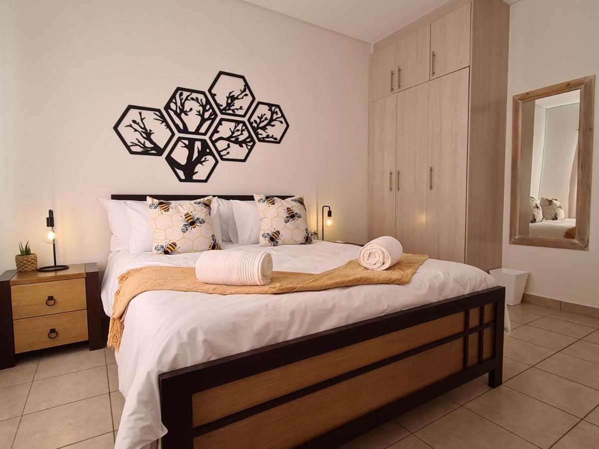 Weavers Nest 34 Windhoek Bagian luar foto