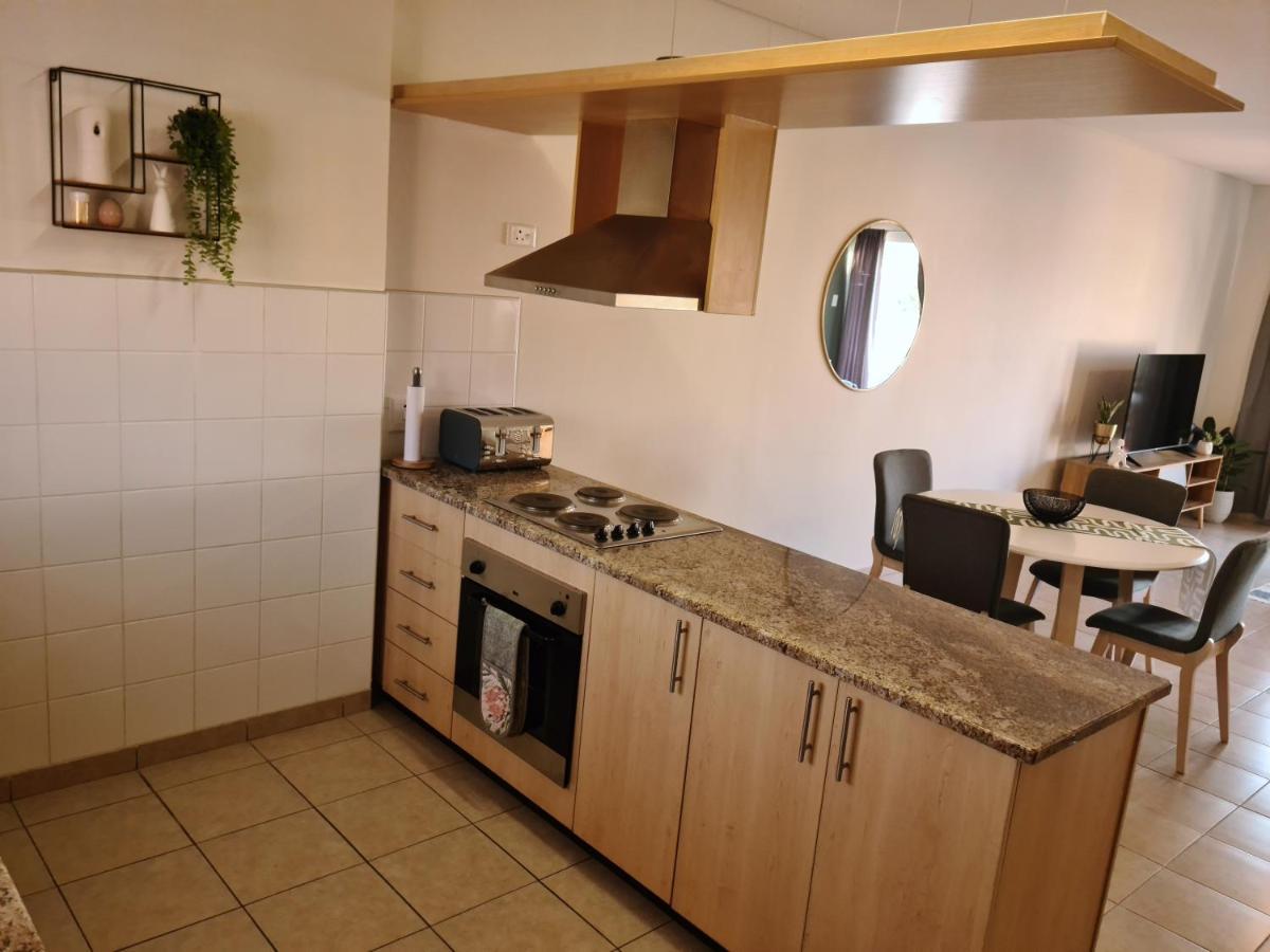 Weavers Nest 34 Windhoek Bagian luar foto