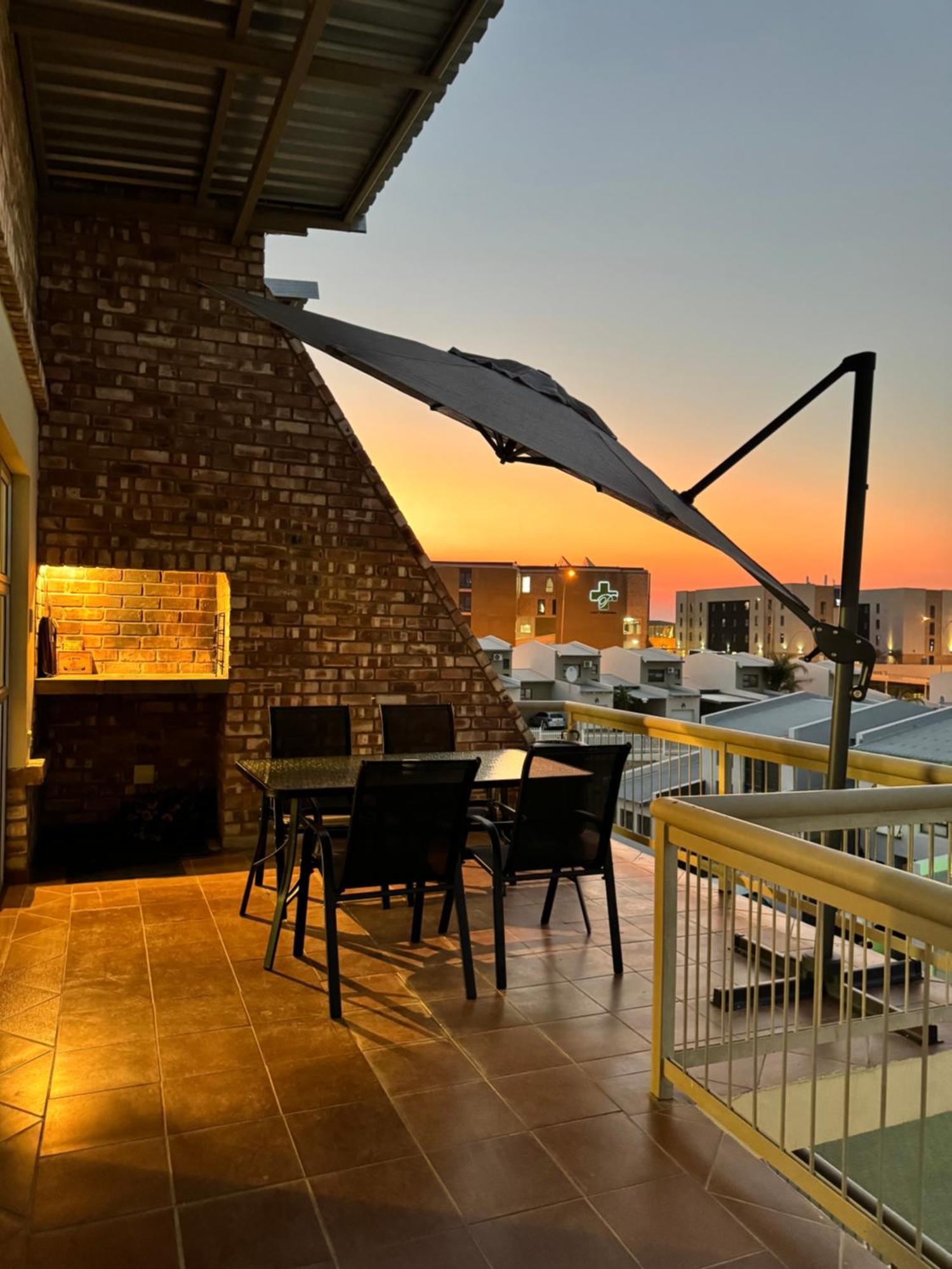 Weavers Nest 34 Windhoek Bagian luar foto
